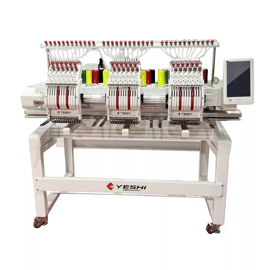 Productie borduurmachine met drie hoofden