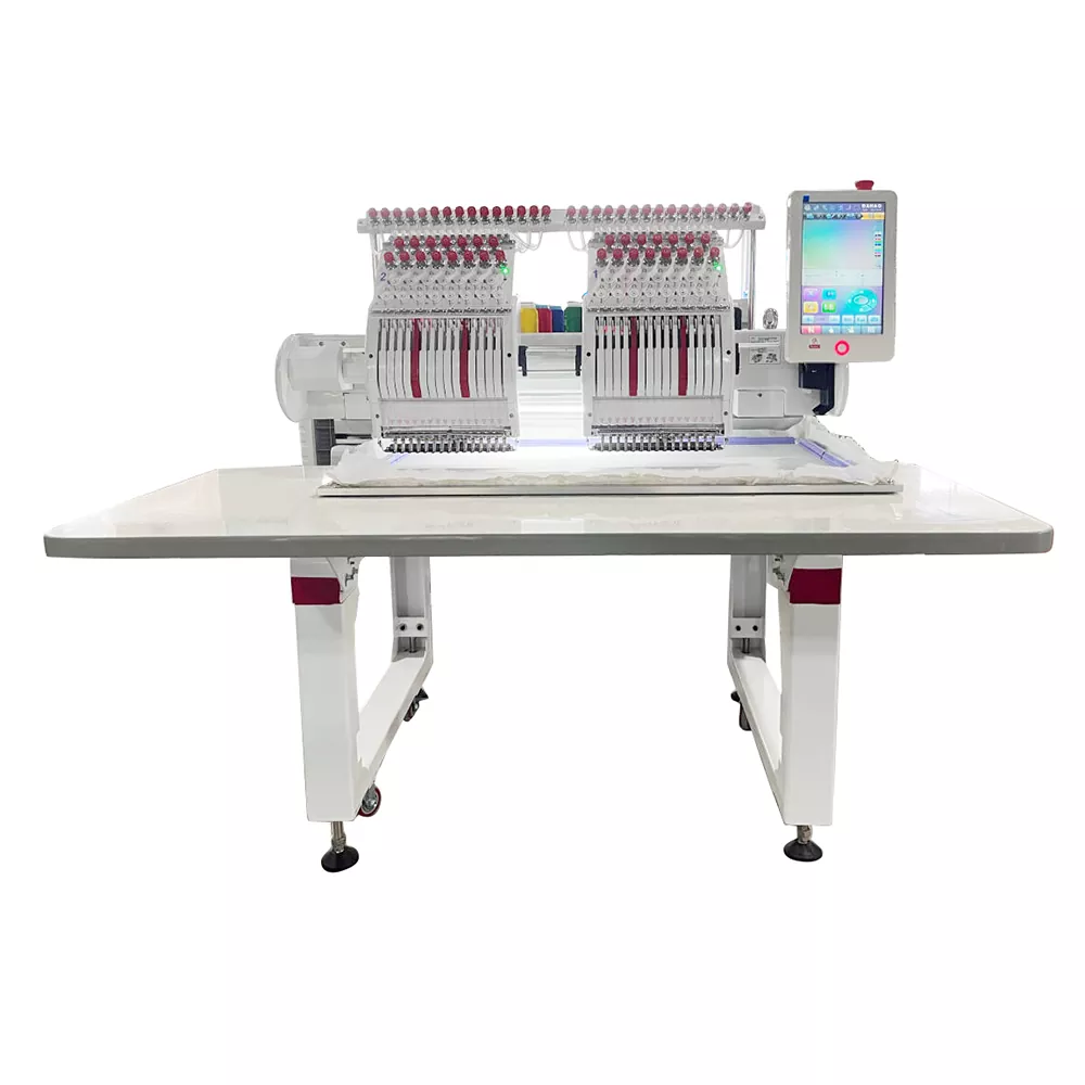Borduurmachine met twee hoofden en kledingfunctie